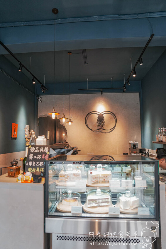 【台中肉桂捲推薦】OZM啢男咖啡甜點,巷弄老宅裡的創意司康