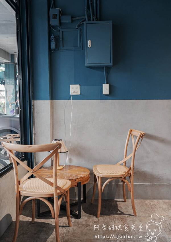 【台中肉桂捲推薦】OZM啢男咖啡甜點,巷弄老宅裡的創意司康