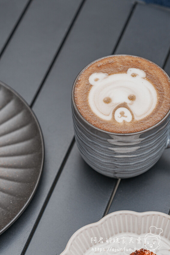 【台中肉桂捲推薦】OZM啢男咖啡甜點,巷弄老宅裡的創意司康