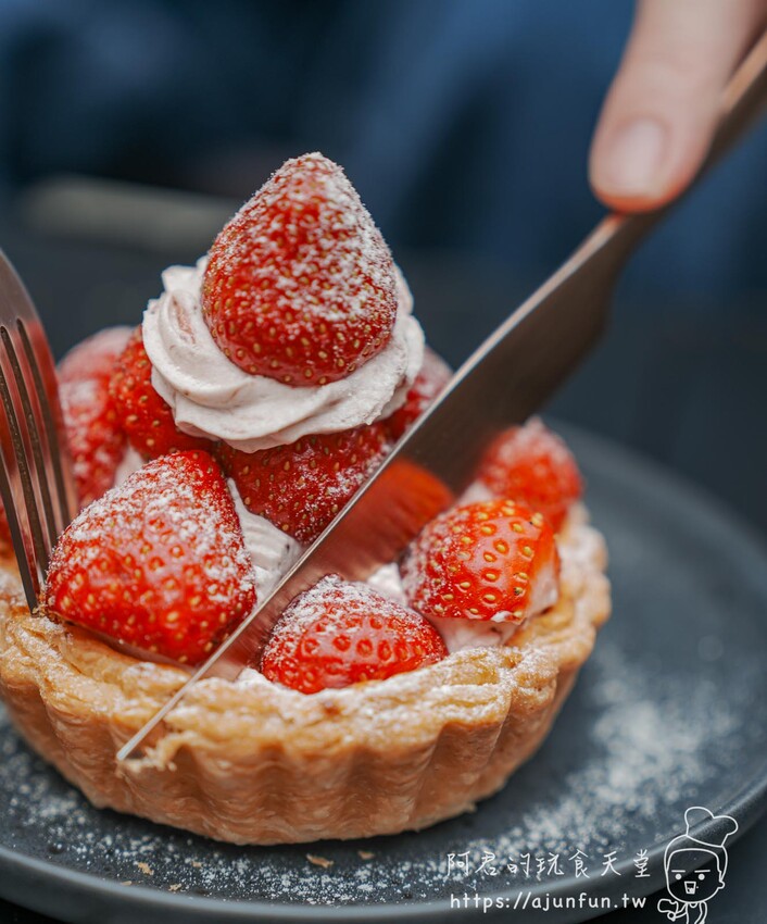 【台中肉桂捲推薦】OZM啢男咖啡甜點,巷弄老宅裡的創意司康