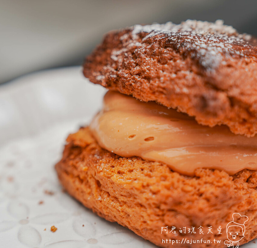 【台中肉桂捲推薦】OZM啢男咖啡甜點,巷弄老宅裡的創意司康