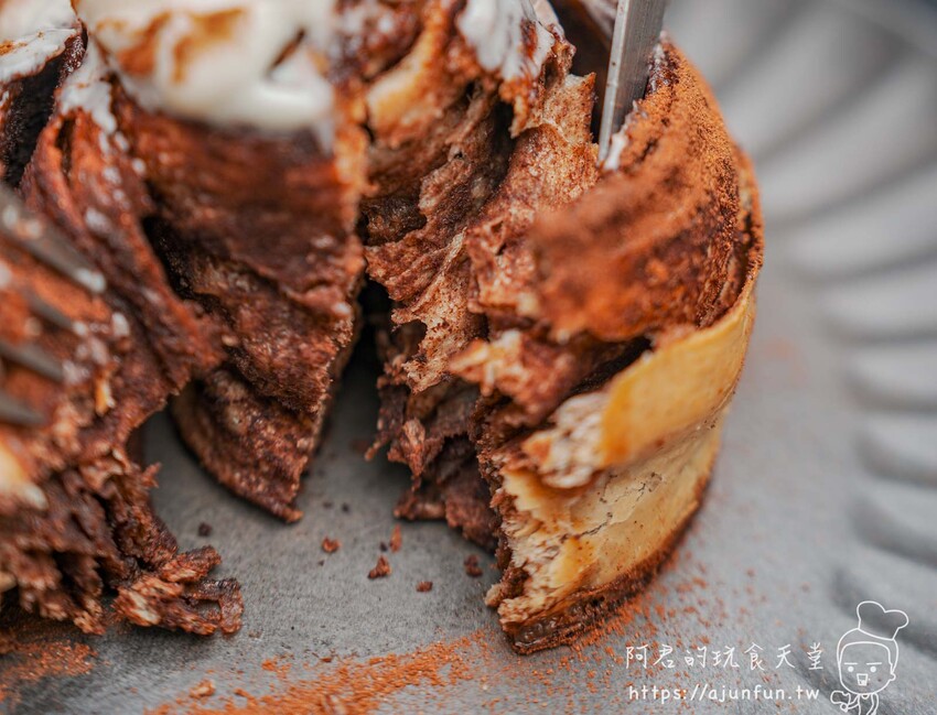 【台中肉桂捲推薦】OZM啢男咖啡甜點,巷弄老宅裡的創意司康