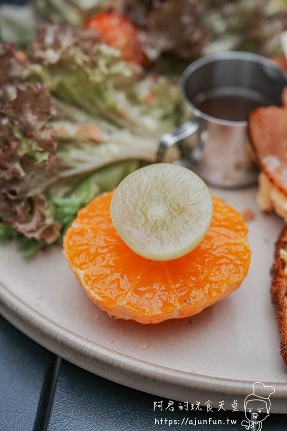 【台中肉桂捲推薦】OZM啢男咖啡甜點,巷弄老宅裡的創意司康