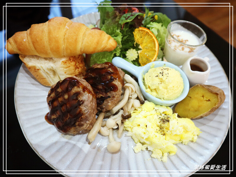 樂在Lezy-桃園中壢/入口即化超軟嫩舒芙蕾x早午盤餐.正餐點心下午茶皆宜