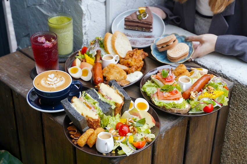 新竹平價又豐盛好吃的早午餐推薦！歡慶「掬熙商行 G.C Brunch & Coffee」一週年，早午餐時段皆享85折優惠！用餐空間寬敞又舒適，還是間寵物友善咖啡廳～ - 阿華田的美食日記