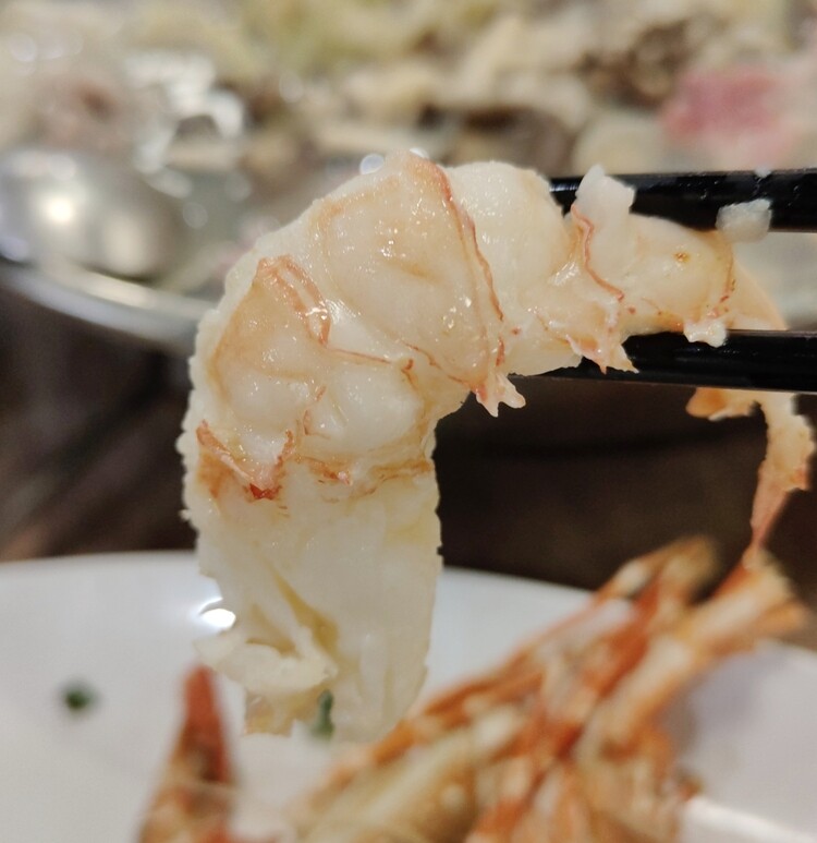 新竹最浮誇最強火鍋「石憶食鍋」1999Enjoy痛風海鮮鍋太狂啦！壽星送蝦、懷舊打卡氛圍一次滿足！