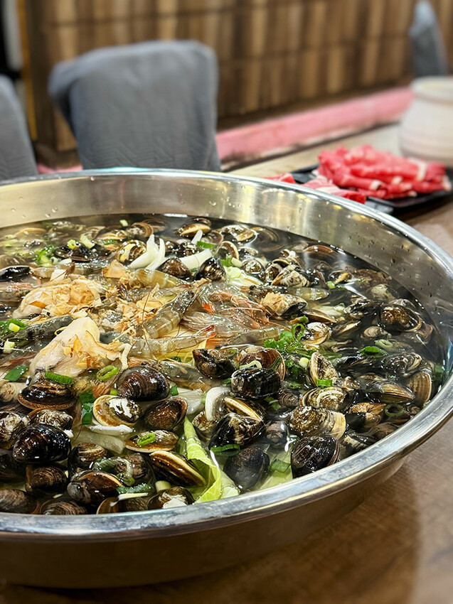 [新竹] 石憶食鍋，新竹最狂海鮮火鍋，上百顆蛤蠣的澎湃盛宴！