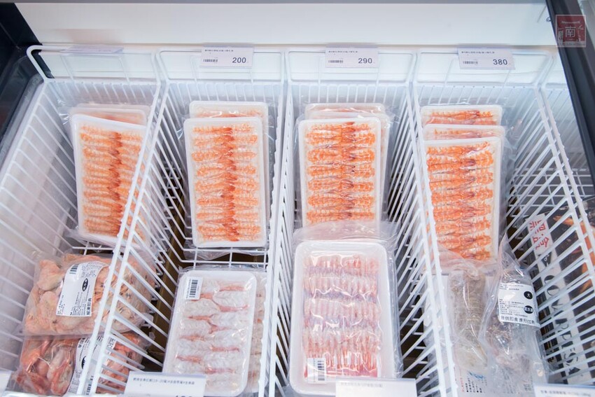 【冷凍食品賣場】專業冷凍食品超市，海鮮、生鮮、調理食品一次購足，千款商品現貨供應，專屬停車場及小孩遊樂區~魚大俠冷凍食材本舖 - 南人幫