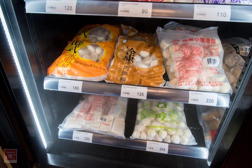 【冷凍食品賣場】專業冷凍食品超市，海鮮、生鮮、調理食品一次購足，千款商品現貨供應，專屬停車場及小孩遊樂區~魚大俠冷凍食材本舖 - 南人幫