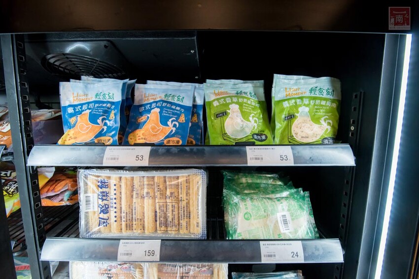 【冷凍食品賣場】專業冷凍食品超市，海鮮、生鮮、調理食品一次購足，千款商品現貨供應，專屬停車場及小孩遊樂區~魚大俠冷凍食材本舖 - 南人幫