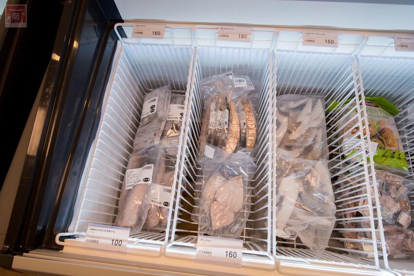 【冷凍食品賣場】專業冷凍食品超市，海鮮、生鮮、調理食品一次購足，千款商品現貨供應，專屬停車場及小孩遊樂區~魚大俠冷凍食材本舖 - 南人幫