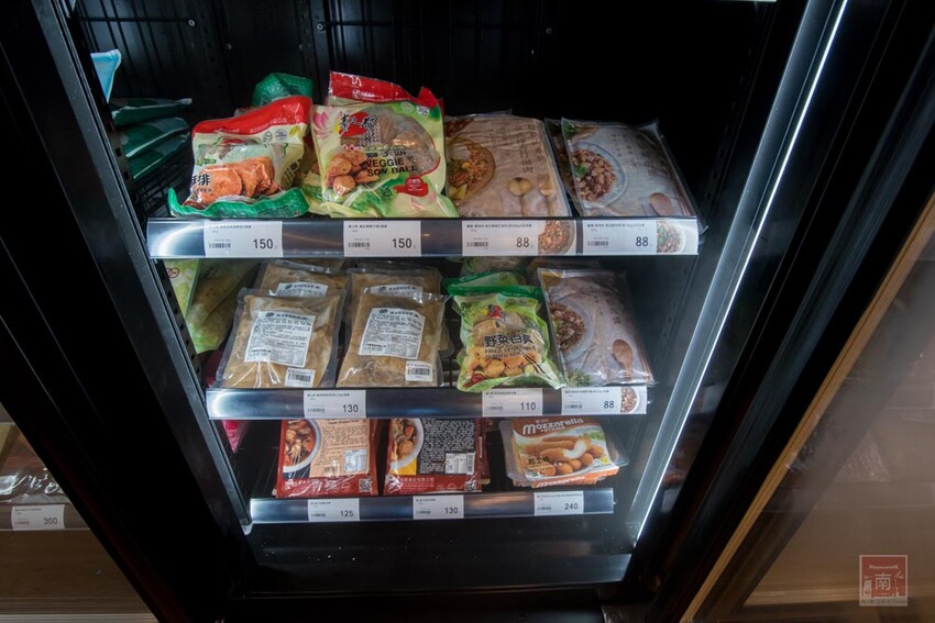 【冷凍食品賣場】專業冷凍食品超市，海鮮、生鮮、調理食品一次購足，千款商品現貨供應，專屬停車場及小孩遊樂區~魚大俠冷凍食材本舖 - 南人幫