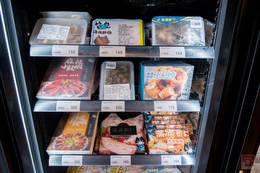 【冷凍食品賣場】專業冷凍食品超市，海鮮、生鮮、調理食品一次購足，千款商品現貨供應，專屬停車場及小孩遊樂區~魚大俠冷凍食材本舖 - 南人幫