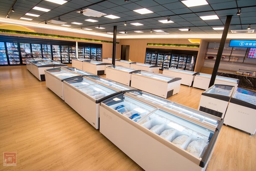 【冷凍食品賣場】專業冷凍食品超市，海鮮、生鮮、調理食品一次購足，千款商品現貨供應，專屬停車場及小孩遊樂區~魚大俠冷凍食材本舖 - 南人幫