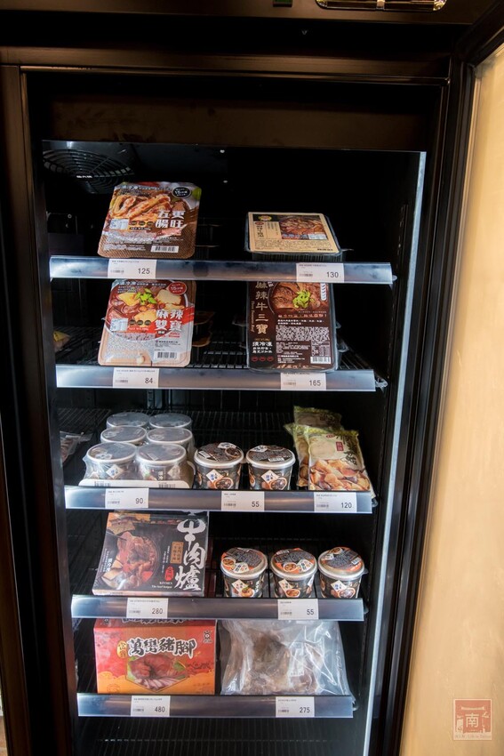 【冷凍食品賣場】專業冷凍食品超市，海鮮、生鮮、調理食品一次購足，千款商品現貨供應，專屬停車場及小孩遊樂區~魚大俠冷凍食材本舖 - 南人幫