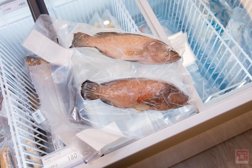 【冷凍食品賣場】專業冷凍食品超市，海鮮、生鮮、調理食品一次購足，千款商品現貨供應，專屬停車場及小孩遊樂區~魚大俠冷凍食材本舖 - 南人幫