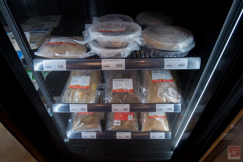 【冷凍食品賣場】專業冷凍食品超市，海鮮、生鮮、調理食品一次購足，千款商品現貨供應，專屬停車場及小孩遊樂區~魚大俠冷凍食材本舖 - 南人幫