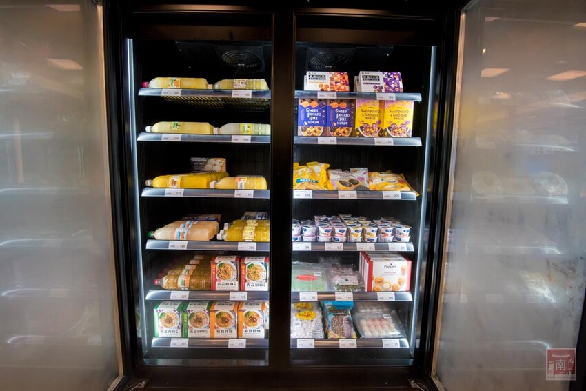 【冷凍食品賣場】專業冷凍食品超市，海鮮、生鮮、調理食品一次購足，千款商品現貨供應，專屬停車場及小孩遊樂區~魚大俠冷凍食材本舖 - 南人幫