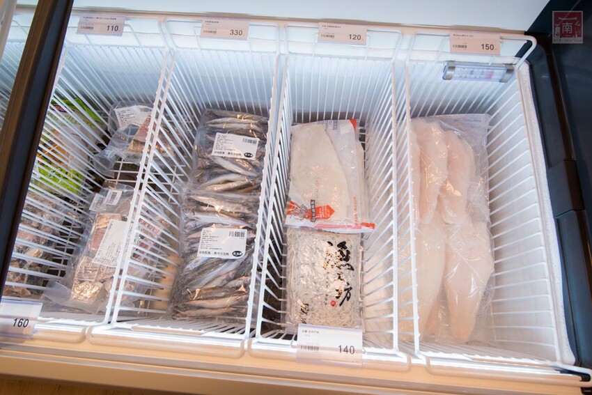 【冷凍食品賣場】專業冷凍食品超市，海鮮、生鮮、調理食品一次購足，千款商品現貨供應，專屬停車場及小孩遊樂區~魚大俠冷凍食材本舖 - 南人幫