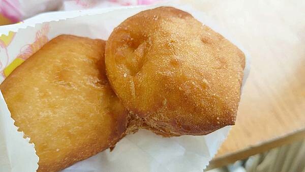 【板橋美食】甜甜圈 (原民治街口)|傳統古早味好吃的雙胞胎與台式甜甜圈