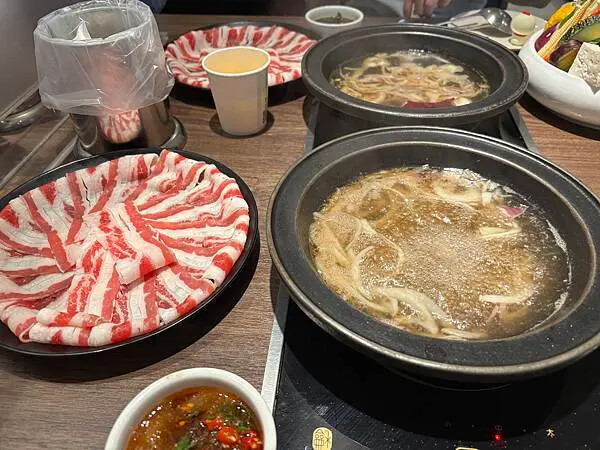 台北中山萬客什鍋長安東路店,飲料跟冰淇淋贏過主餐的火鍋店!記 台北中山萬客什鍋長安東路店,飲料跟冰淇淋贏過主餐的火鍋店!記