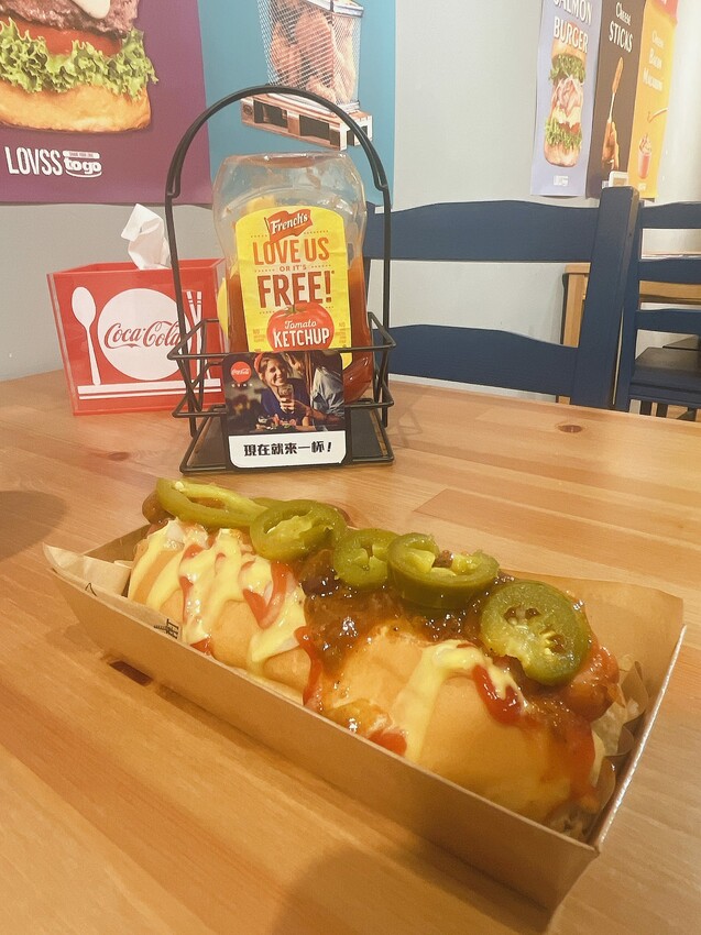 #台北內湖 Suke Dog 吃樂狗以捏 | 美式熱狗堡套餐，內湖的熱門美食聚集地