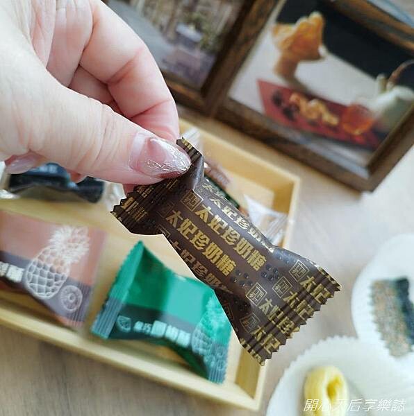 迪化街伴手禮|六月初一8結蛋捲 迪化門市|伴手禮專賣文青美店,免費試吃試喝,設有二樓景觀座位區,迪化商