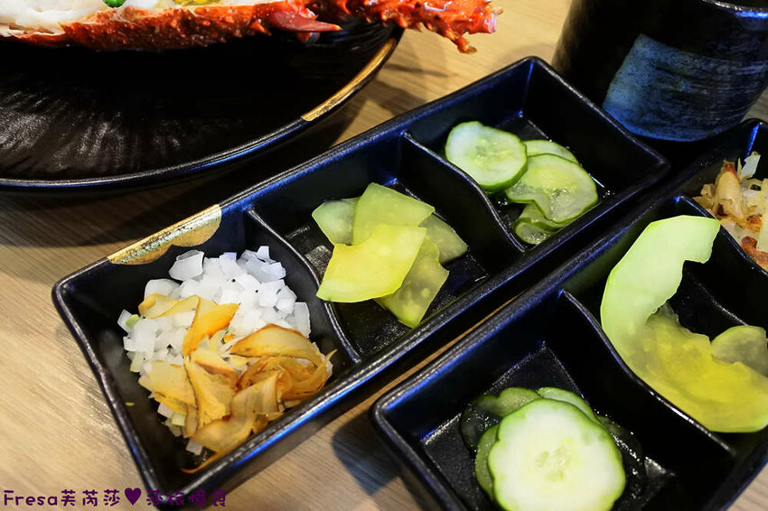 屏東美食【鹿島日式鐵板燒】龍蝦和牛奢華料理.高檔食材平價饗宴│水姑娘龍蝦│日本和牛│家樂福美食街 - Fresa芙芮莎♥莎旅憶食