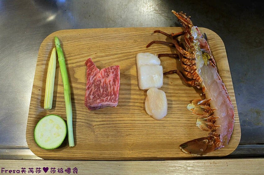屏東美食【鹿島日式鐵板燒】龍蝦和牛奢華料理.高檔食材平價饗宴│水姑娘龍蝦│日本和牛│家樂福美食街 - Fresa芙芮莎♥莎旅憶食