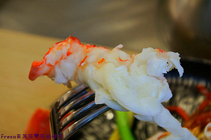 屏東美食【鹿島日式鐵板燒】龍蝦和牛奢華料理.高檔食材平價饗宴│水姑娘龍蝦│日本和牛│家樂福美食街 - Fresa芙芮莎♥莎旅憶食