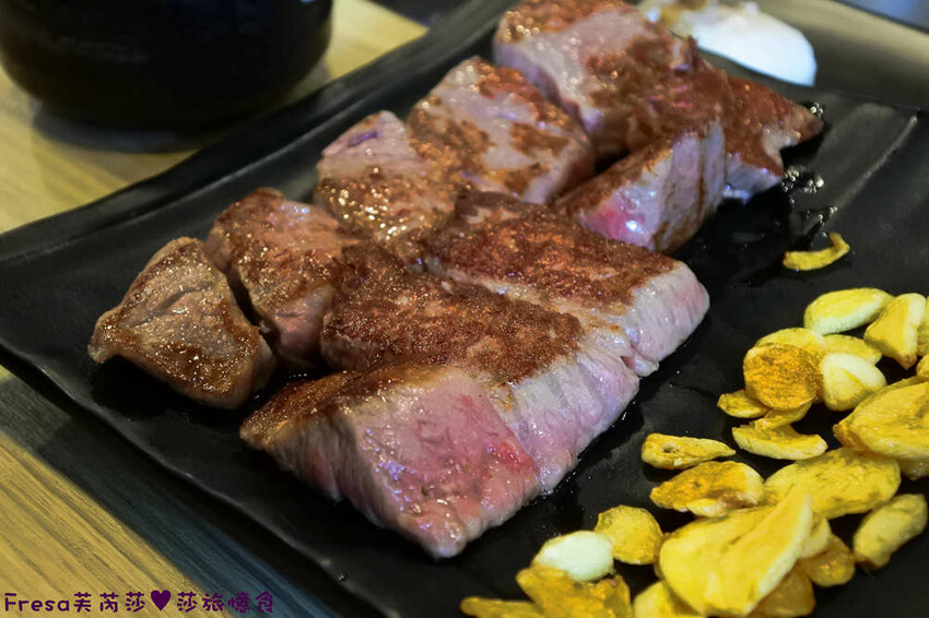 屏東美食【鹿島日式鐵板燒】龍蝦和牛奢華料理.高檔食材平價饗宴│水姑娘龍蝦│日本和牛│家樂福美食街 - Fresa芙芮莎♥莎旅憶食