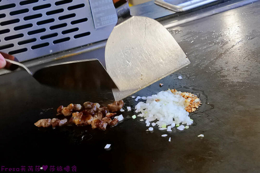 屏東美食【鹿島日式鐵板燒】龍蝦和牛奢華料理.高檔食材平價饗宴│水姑娘龍蝦│日本和牛│家樂福美食街 - Fresa芙芮莎♥莎旅憶食