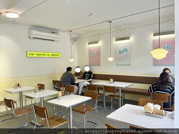 台北士林區｜Runnyegg Burger 天母棒球場附近的奶油黃風格美式漢堡店，不吃牛也可以換成豬的漢堡排(附菜單)