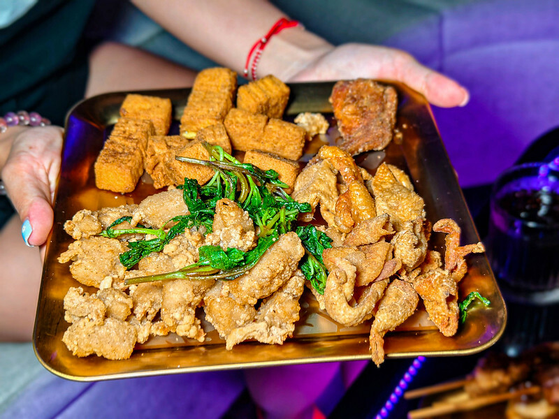 永春站美食首選，老王炸烤信義旗艦店打造夜店風炸烤新體驗