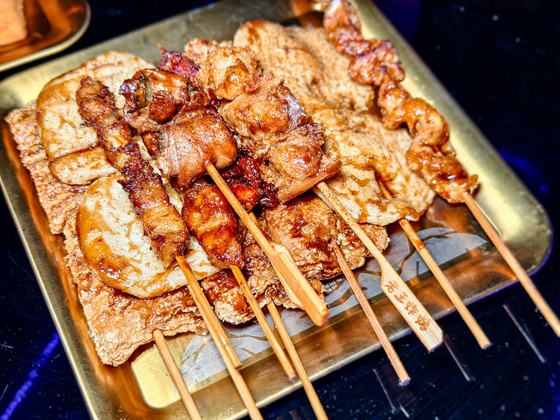 永春站美食首選，老王炸烤信義旗艦店打造夜店風炸烤新體驗