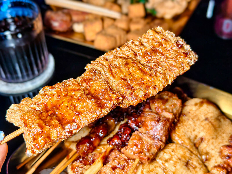 永春站美食首選，老王炸烤信義旗艦店打造夜店風炸烤新體驗