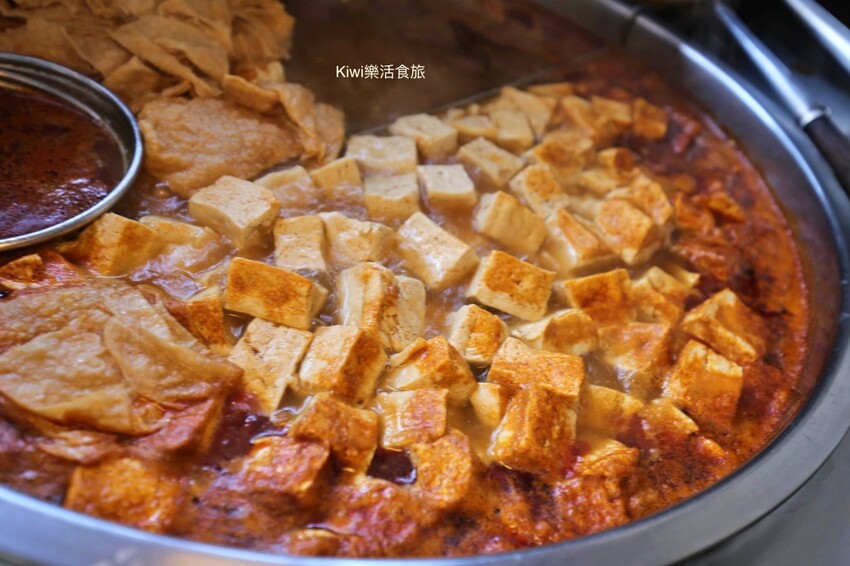 彰化美食大埔臭豆腐︱彰化排隊小吃推薦古早味香炸臭豆腐，麻辣臭豆腐.份量誠意十足在彰化大埔美食商圈