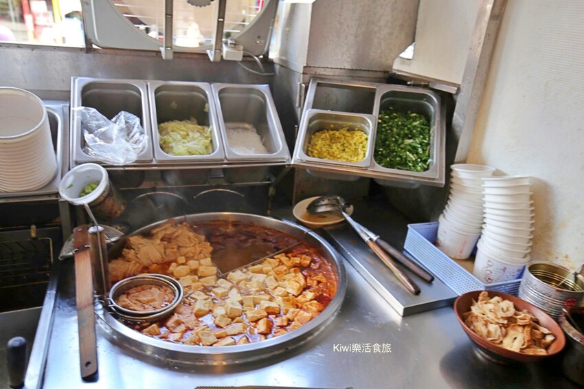 彰化美食大埔臭豆腐︱彰化排隊小吃推薦古早味香炸臭豆腐，麻辣臭豆腐.份量誠意十足在彰化大埔美食商圈