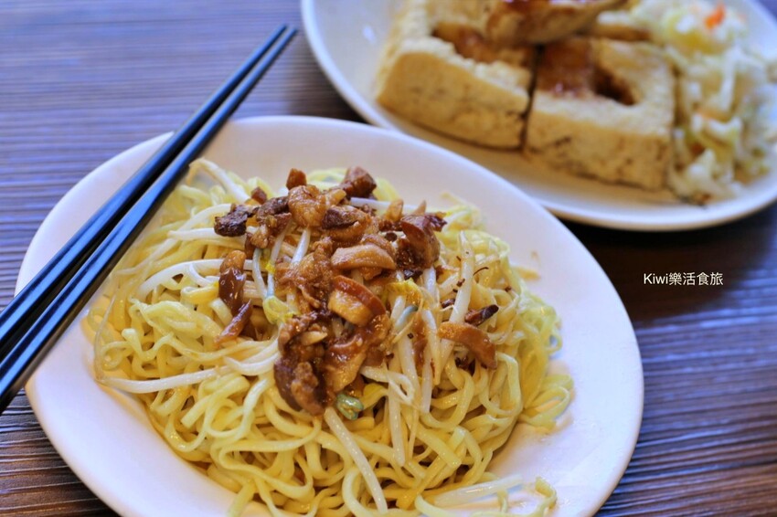 彰化美食大埔臭豆腐︱彰化排隊小吃推薦古早味香炸臭豆腐，麻辣臭豆腐.份量誠意十足在彰化大埔美食商圈