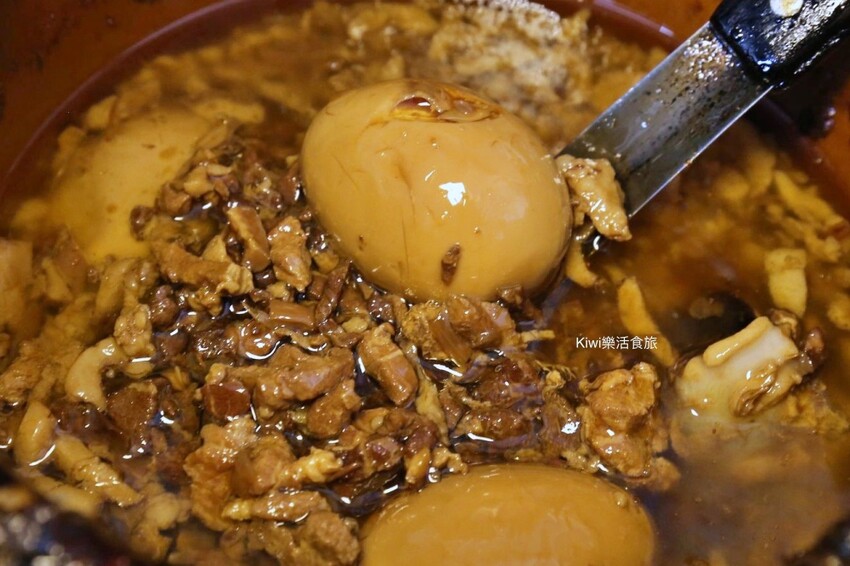 彰化美食大埔臭豆腐︱彰化排隊小吃推薦古早味香炸臭豆腐，麻辣臭豆腐.份量誠意十足在彰化大埔美食商圈