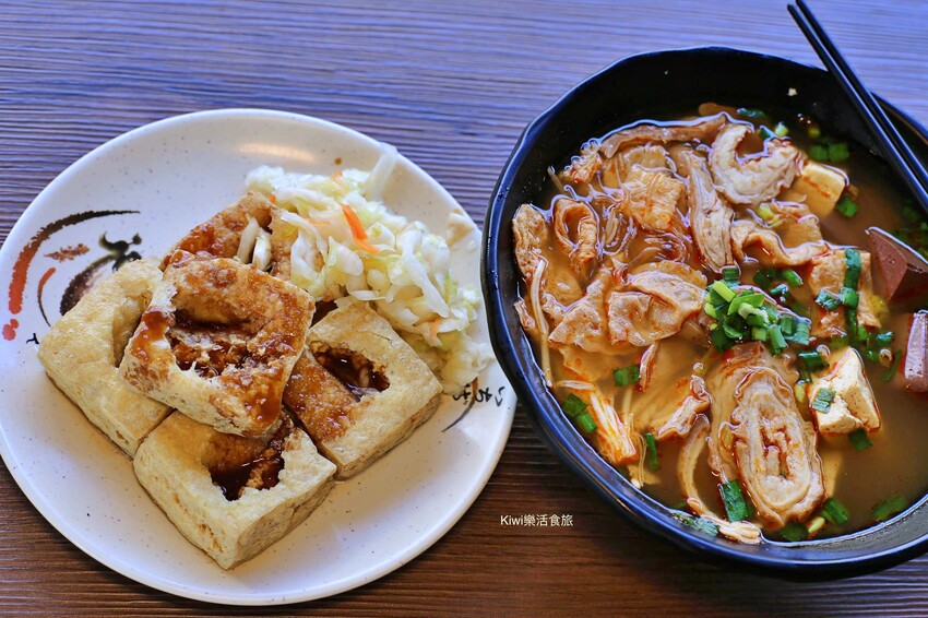 彰化美食大埔臭豆腐︱彰化排隊小吃推薦古早味香炸臭豆腐，麻辣臭豆腐.份量誠意十足在彰化大埔美食商圈