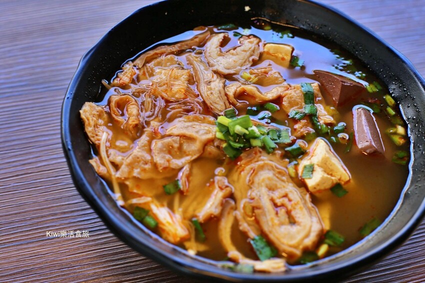 彰化美食大埔臭豆腐︱彰化排隊小吃推薦古早味香炸臭豆腐，麻辣臭豆腐.份量誠意十足在彰化大埔美食商圈