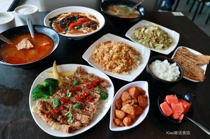 彰化美食大埔臭豆腐︱彰化排隊小吃推薦古早味香炸臭豆腐，麻辣臭豆腐.份量誠意十足在彰化大埔美食商圈