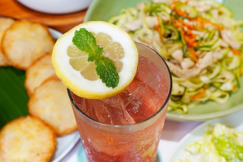 泰國曼谷最強網美餐廳最新分店開幕啦！免出國也能享用創意泰式料理，台中開幕限定菜「泰想芋見泥」大推必點！