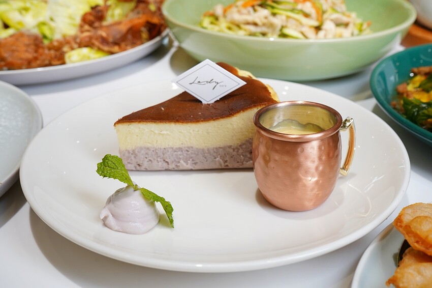 泰國曼谷最強網美餐廳最新分店開幕啦！免出國也能享用創意泰式料理，台中開幕限定菜「泰想芋見泥」大推必點！