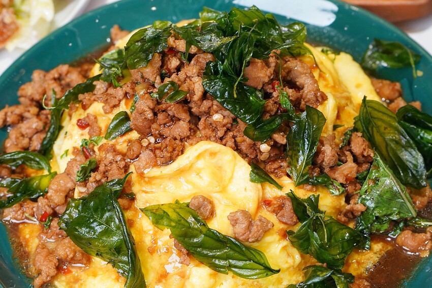 泰國曼谷最強網美餐廳最新分店開幕啦！免出國也能享用創意泰式料理，台中開幕限定菜「泰想芋見泥」大推必點！