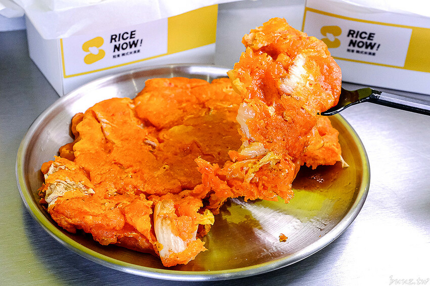 泡菜牛、滿滿鮪魚，粒客韓式米漢堡，軟Q米飯夾酥脆炸雞，鵝黃色風格好吃好拍！