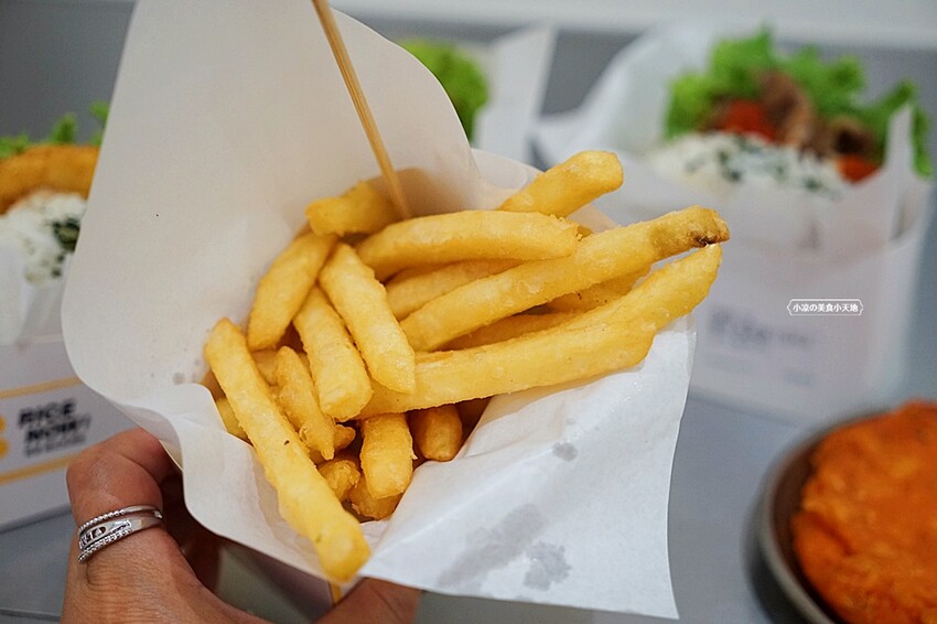 全台唯一傳統韓式米漢堡就在這！！米漢堡7種口味任你選，還有泡菜煎餅非點不可的道地口味！！！