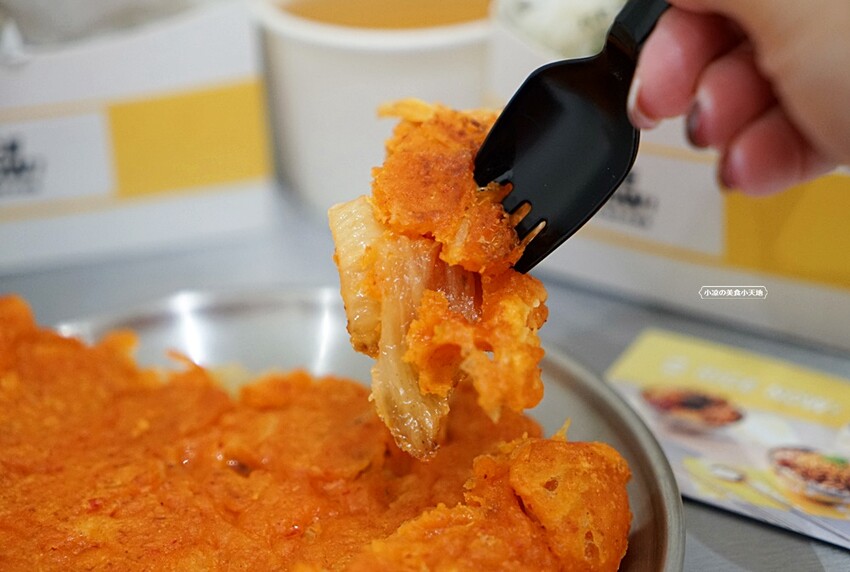 全台唯一傳統韓式米漢堡就在這！！米漢堡7種口味任你選，還有泡菜煎餅非點不可的道地口味！！！