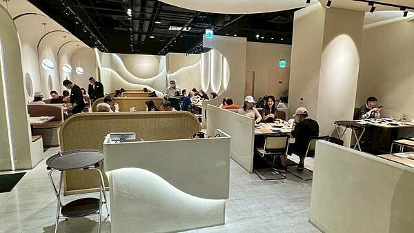 LINE_ALBUM_華漾_250424_105